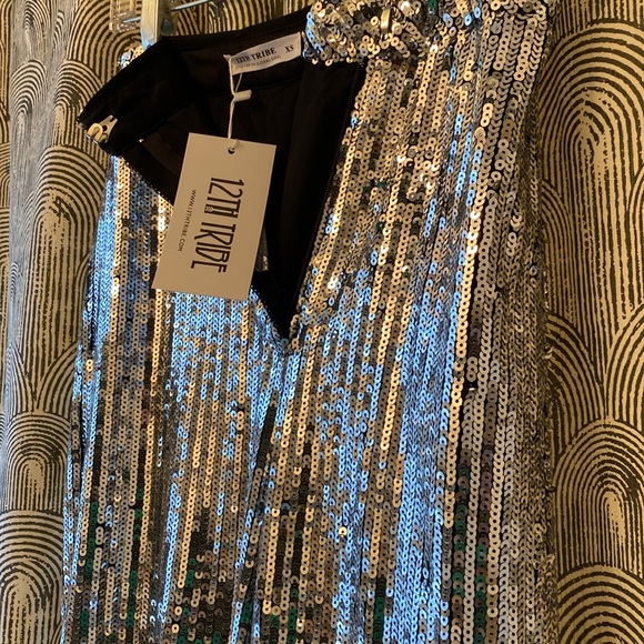 SEASON SPARKLE! ✨ NWT 12th Tribe Sequence Pants/XS - Picture 4 of 7